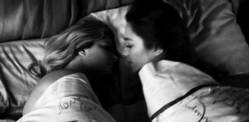 emison-kiss.gif